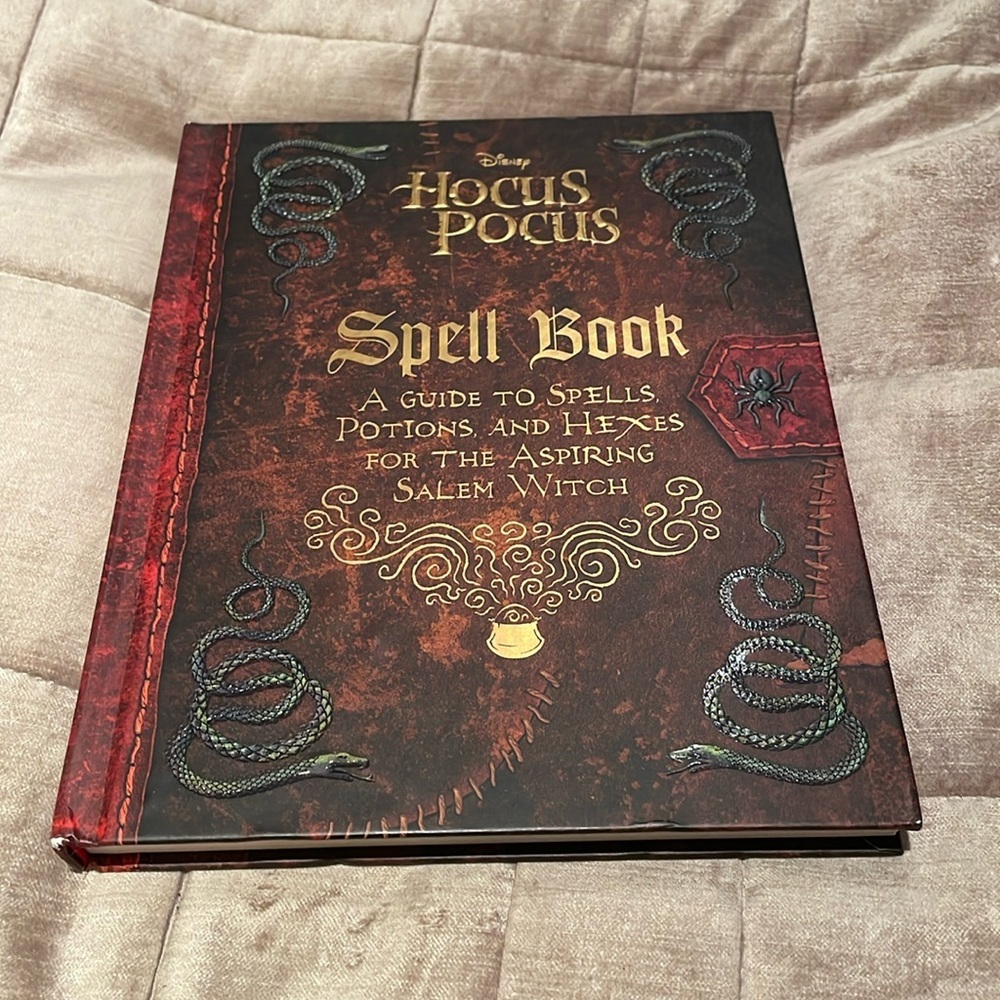 Hocus Pocus Spell Book NWTS